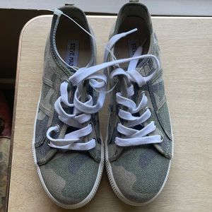 Steve Madden Camo Platform Tennis Shoes